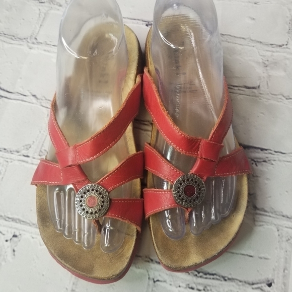 Think! red thong flip flop sandals - Picture 9 of 11